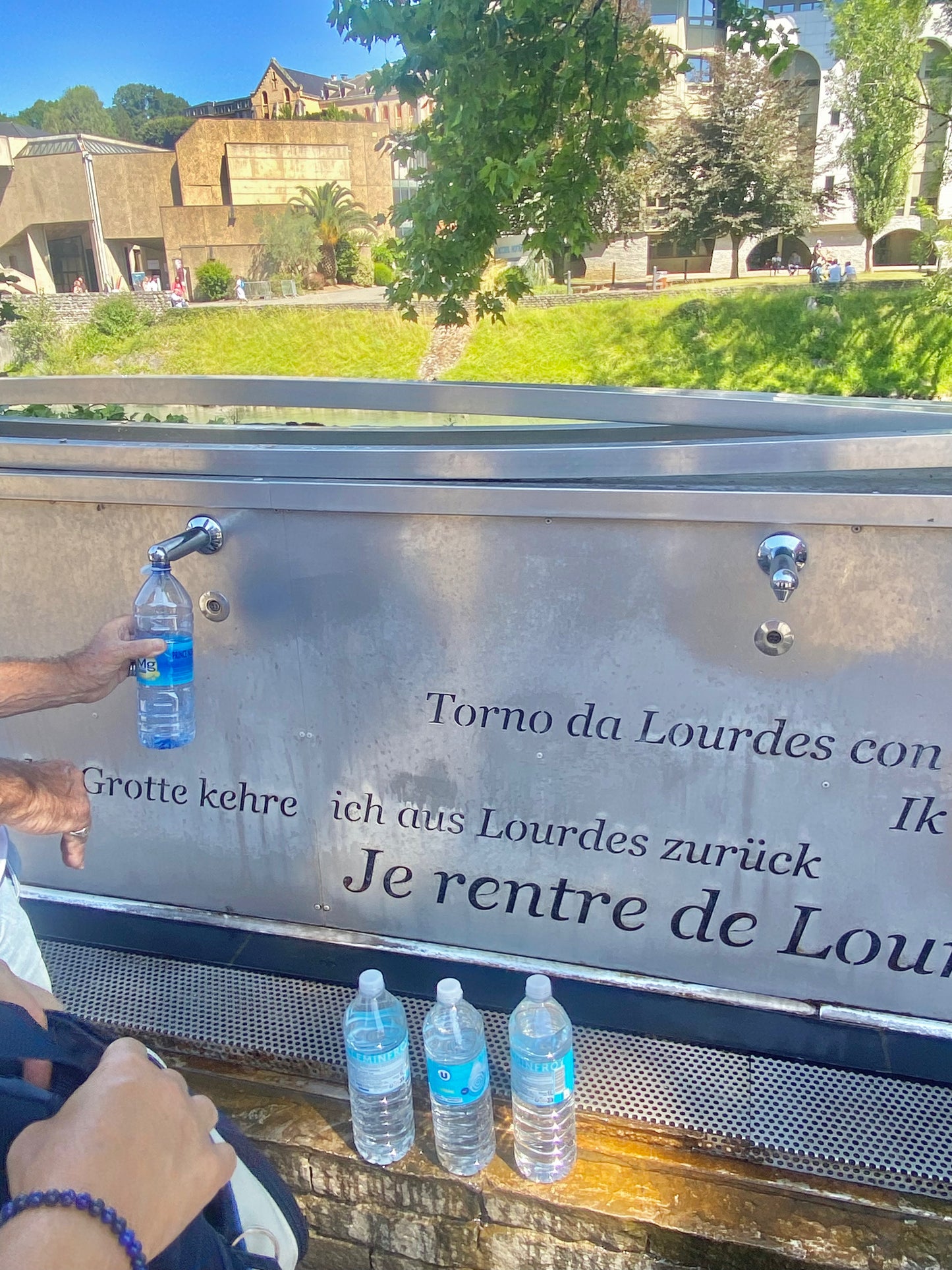 Eau de Lourdes