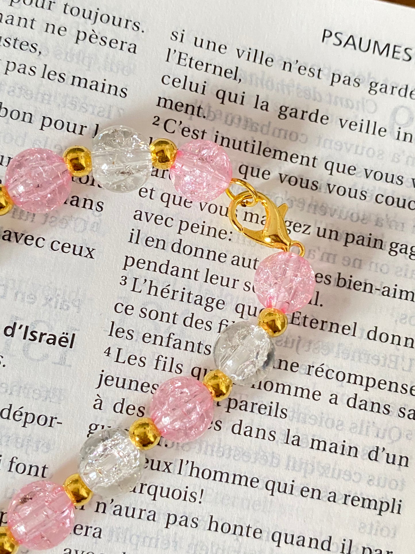Chapelet de voiture rose