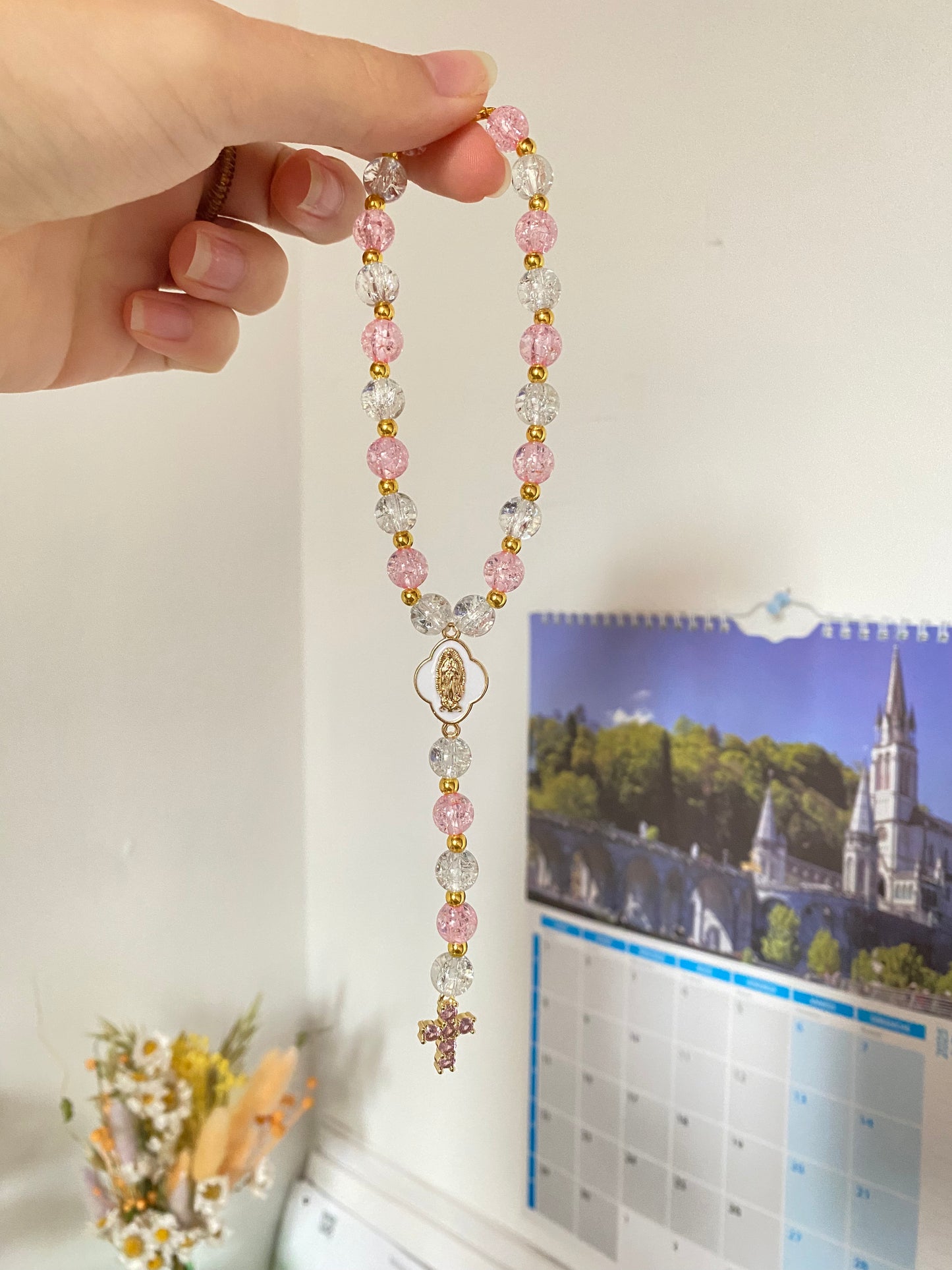 Chapelet de voiture rose